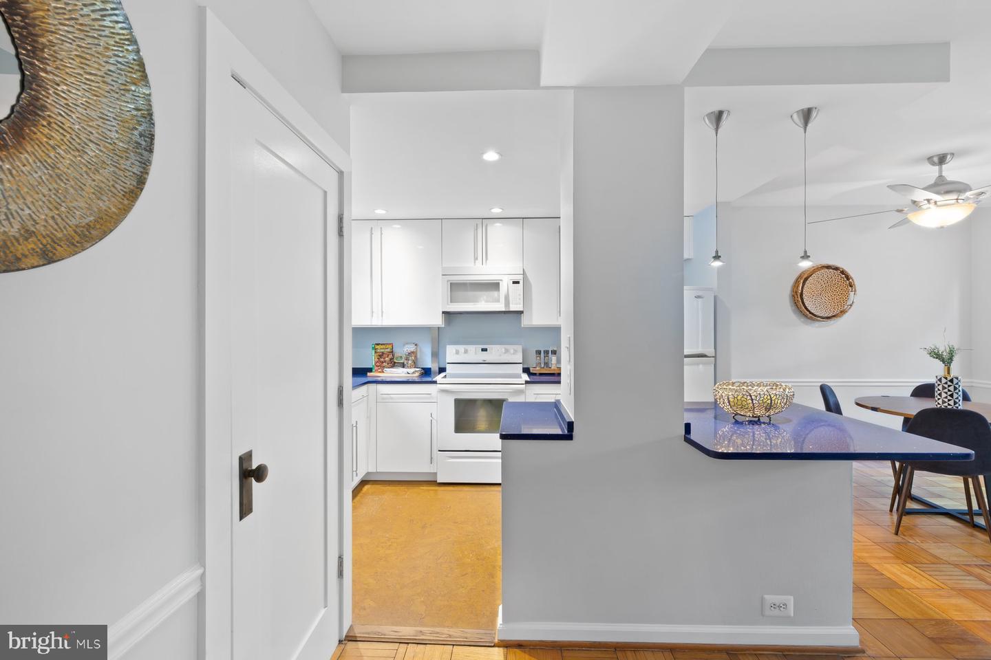 3332 MARTHA CUSTIS DR, ALEXANDRIA, Virginia 22302, 1 Bedroom Bedrooms, 5 Rooms Rooms,1 BathroomBathrooms,Residential,For sale,3332 MARTHA CUSTIS DR,VAAX2048996 MLS # VAAX2048996