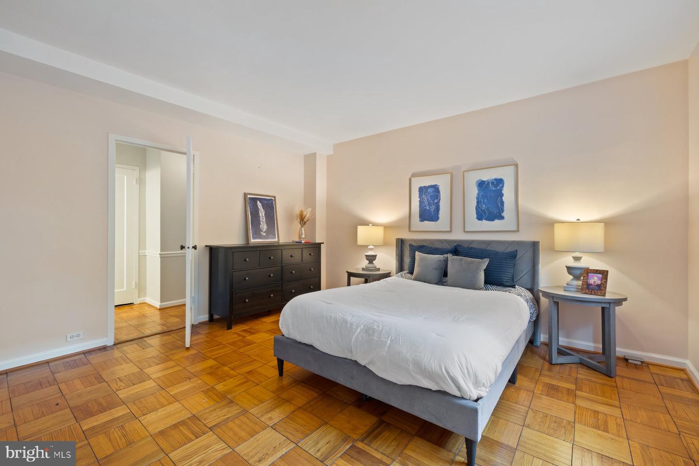 3332 MARTHA CUSTIS DR, ALEXANDRIA, Virginia 22302, 1 Bedroom Bedrooms, 5 Rooms Rooms,1 BathroomBathrooms,Residential,For sale,3332 MARTHA CUSTIS DR,VAAX2048996 MLS # VAAX2048996