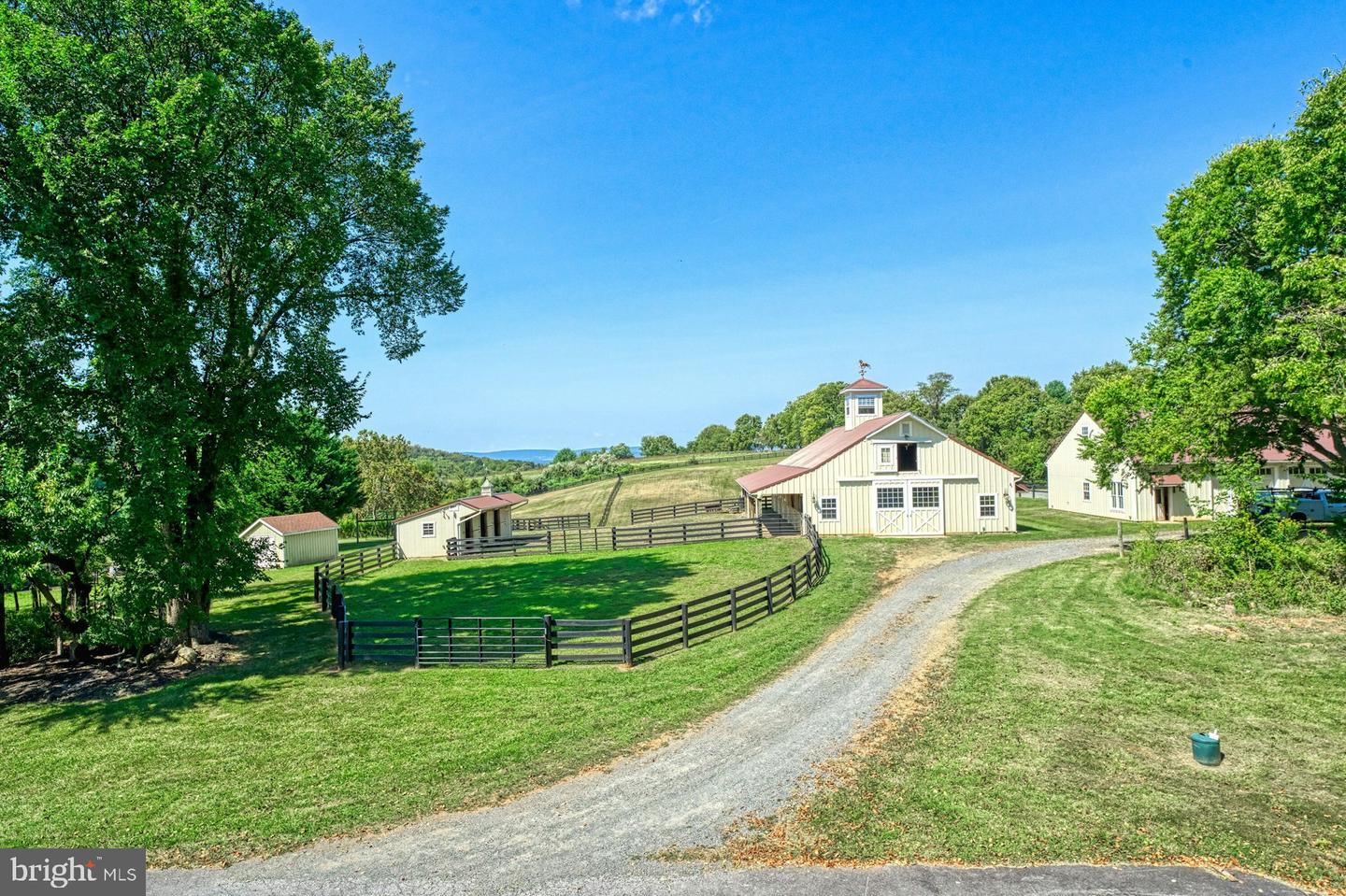 40954 CANTER LN, PAEONIAN SPRINGS, Virginia 20129, 4 Bedrooms Bedrooms, ,6 BathroomsBathrooms,Residential,For sale,40954 CANTER LN,VALO2105746 MLS # VALO2105746