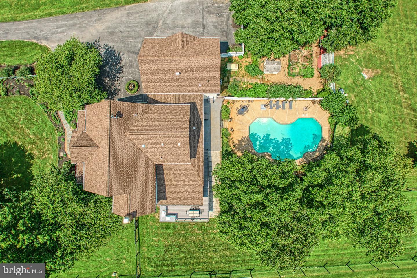 40954 CANTER LN, PAEONIAN SPRINGS, Virginia 20129, 4 Bedrooms Bedrooms, ,6 BathroomsBathrooms,Residential,For sale,40954 CANTER LN,VALO2105746 MLS # VALO2105746