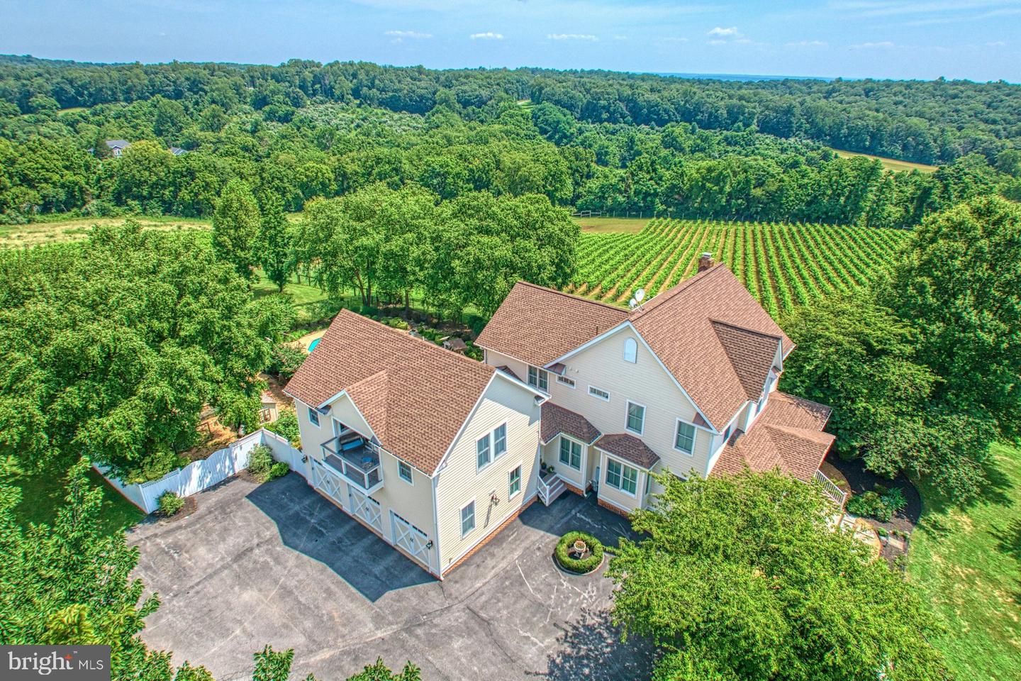 40954 CANTER LN, PAEONIAN SPRINGS, Virginia 20129, 4 Bedrooms Bedrooms, ,6 BathroomsBathrooms,Residential,For sale,40954 CANTER LN,VALO2105746 MLS # VALO2105746