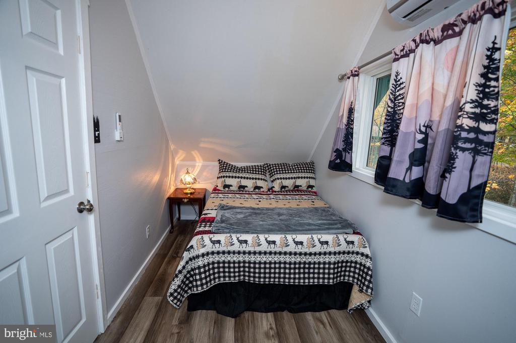 415 PINE HILL DR, STANARDSVILLE, Virginia 22973, 2 Bedrooms Bedrooms, ,1 BathroomBathrooms,Residential,415 PINE HILL DR,VAGR2000762 MLS # VAGR2000762