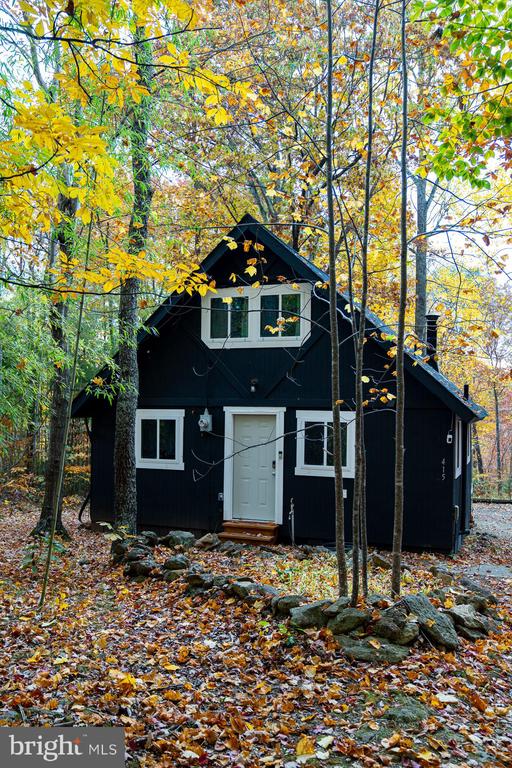 415 PINE HILL DR, STANARDSVILLE, Virginia 22973, 2 Bedrooms Bedrooms, ,1 BathroomBathrooms,Residential,415 PINE HILL DR,VAGR2000762 MLS # VAGR2000762