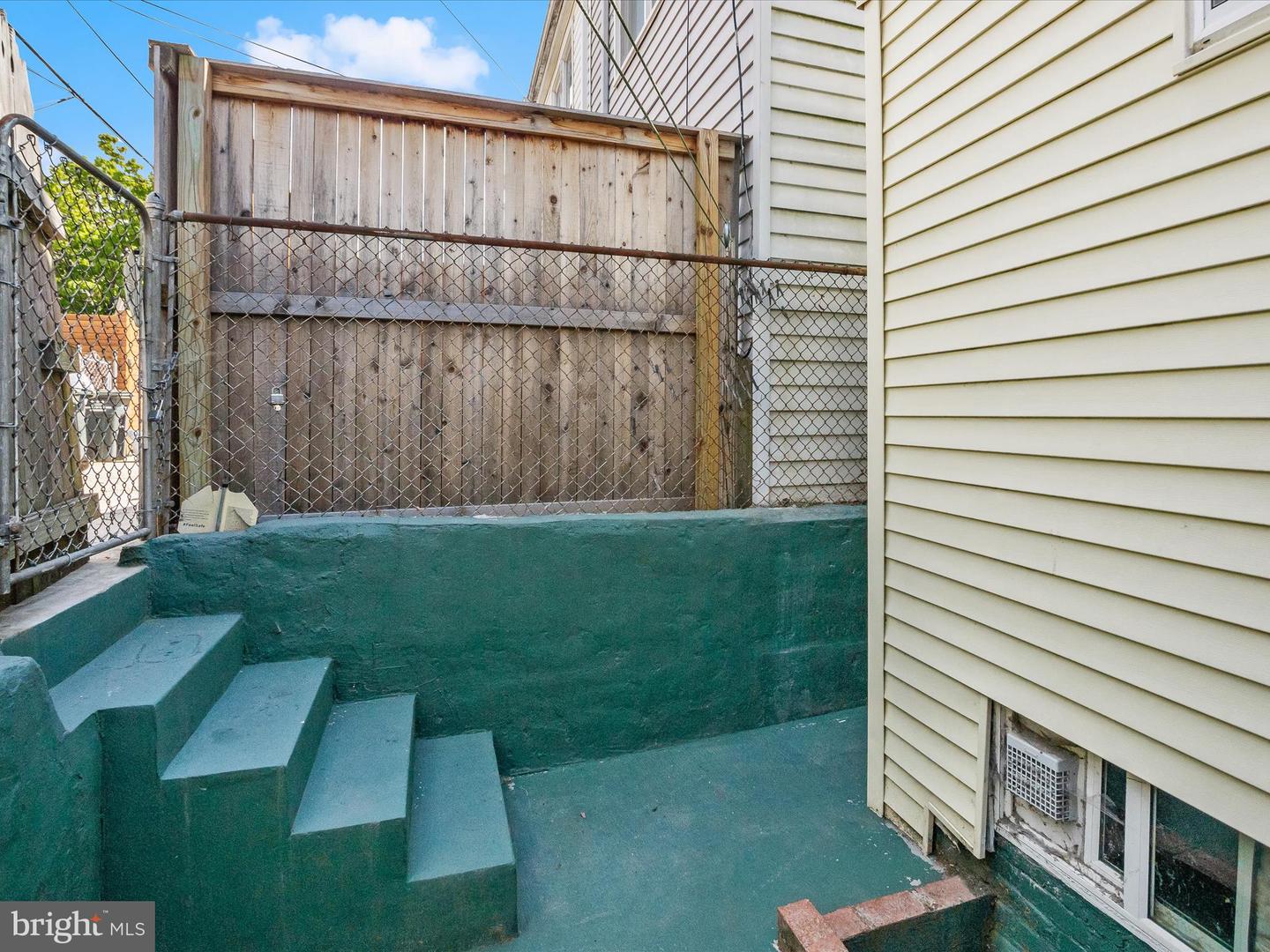 1648 KRAMER ST NE, WASHINGTON, District Of Columbia 20002, 2 Bedrooms Bedrooms, ,1 BathroomBathrooms,Residential,For sale,1648 KRAMER ST NE,DCDC2217332 MLS # DCDC2217332