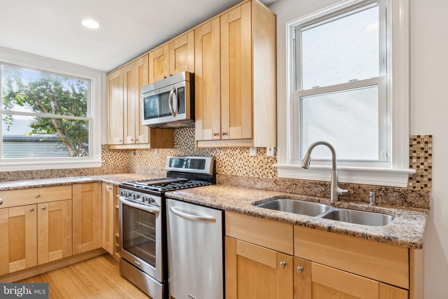 1617 8TH ST NW, WASHINGTON, District Of Columbia 20001, 3 Bedrooms Bedrooms, ,1 BathroomBathrooms,Residential,For sale,1617 8TH ST NW,DCDC2217874 MLS # DCDC2217874