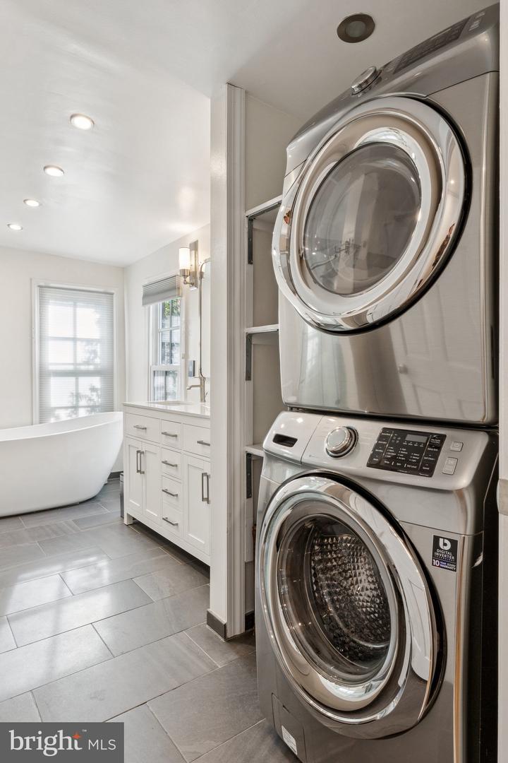 1617 8TH ST NW, WASHINGTON, District Of Columbia 20001, 3 Bedrooms Bedrooms, ,1 BathroomBathrooms,Residential,For sale,1617 8TH ST NW,DCDC2217874 MLS # DCDC2217874