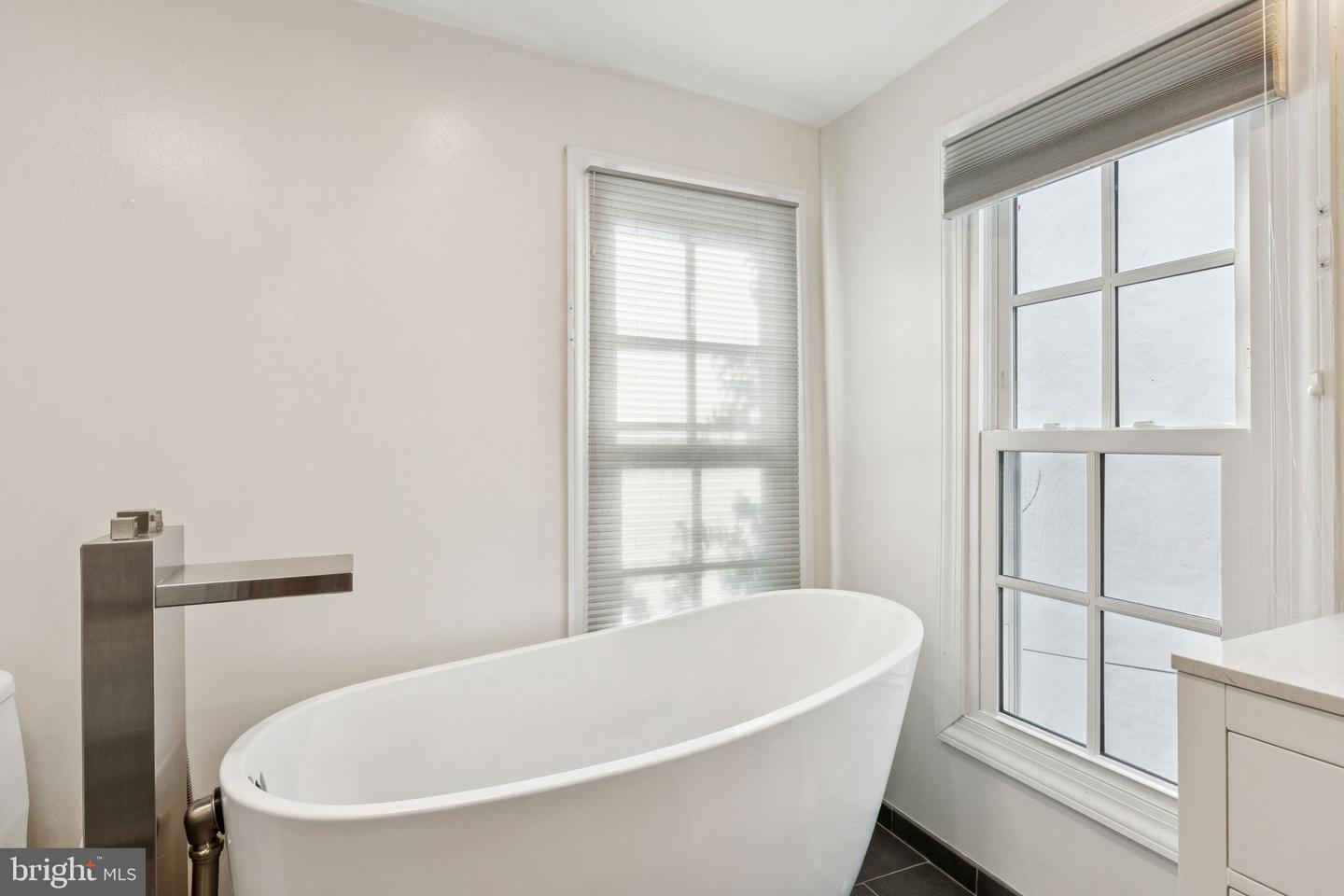1617 8TH ST NW, WASHINGTON, District Of Columbia 20001, 3 Bedrooms Bedrooms, ,1 BathroomBathrooms,Residential,For sale,1617 8TH ST NW,DCDC2217874 MLS # DCDC2217874