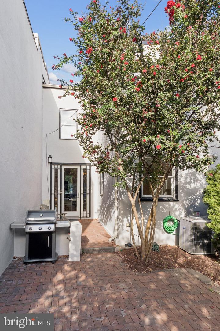 1617 8TH ST NW, WASHINGTON, District Of Columbia 20001, 3 Bedrooms Bedrooms, ,1 BathroomBathrooms,Residential,For sale,1617 8TH ST NW,DCDC2217874 MLS # DCDC2217874