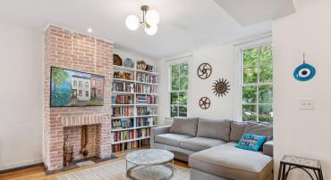 1617 8TH ST NW, WASHINGTON, District Of Columbia 20001, 3 Bedrooms Bedrooms, ,1 BathroomBathrooms,Residential,For sale,1617 8TH ST NW,DCDC2217874 MLS # DCDC2217874