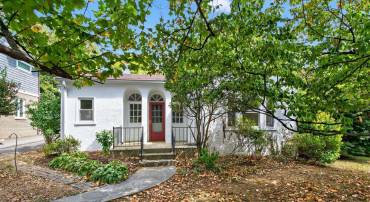 1801 N TAYLOR ST, ARLINGTON, Virginia 22207, 3 Bedrooms Bedrooms, ,2 BathroomsBathrooms,Residential,For sale,1801 N TAYLOR ST,VAAR2063010 MLS # VAAR2063010