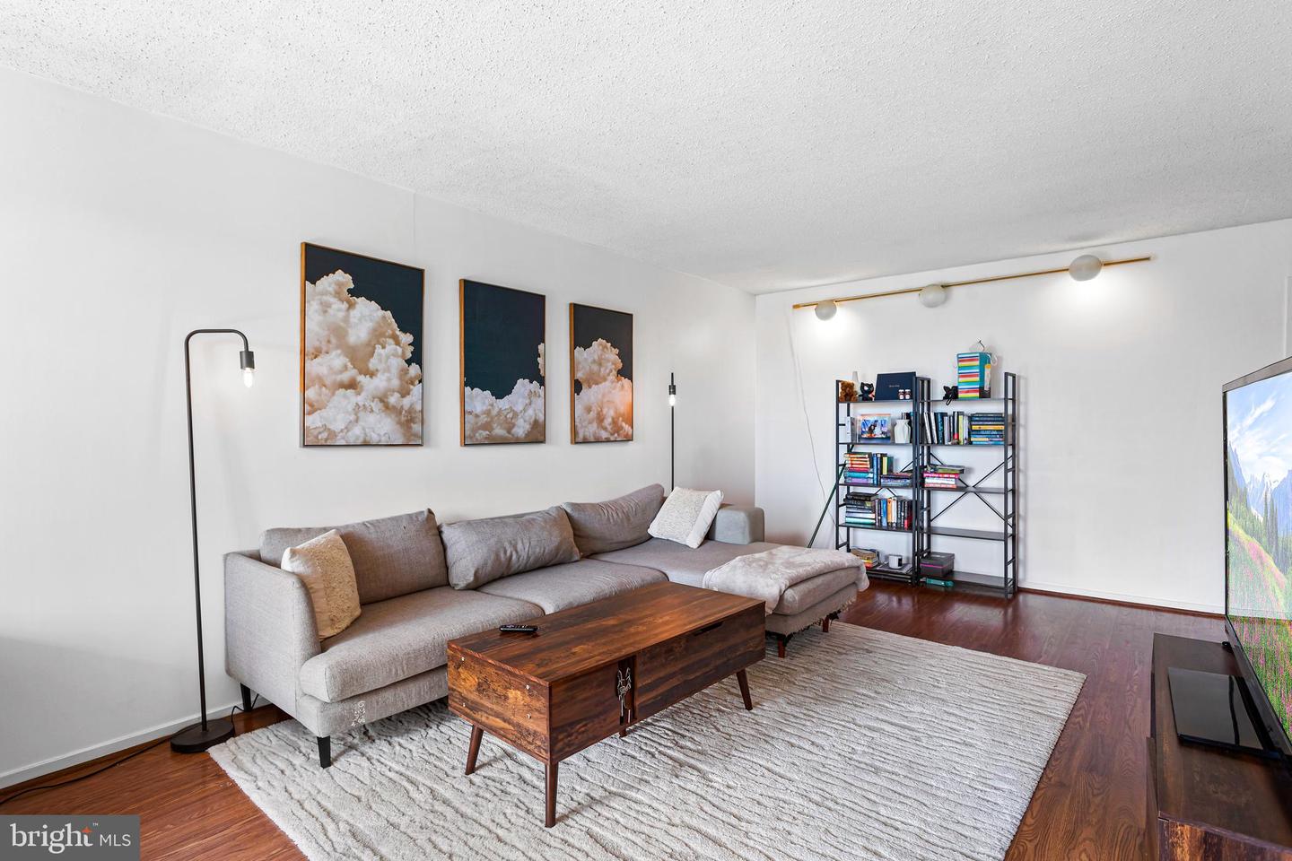 2311 PIMMIT DR #603, FALLS CHURCH, Virginia 22043, 1 Bedroom Bedrooms, ,1 BathroomBathrooms,Residential,For sale,2311 PIMMIT DR #603,VAFX2264696 MLS # VAFX2264696