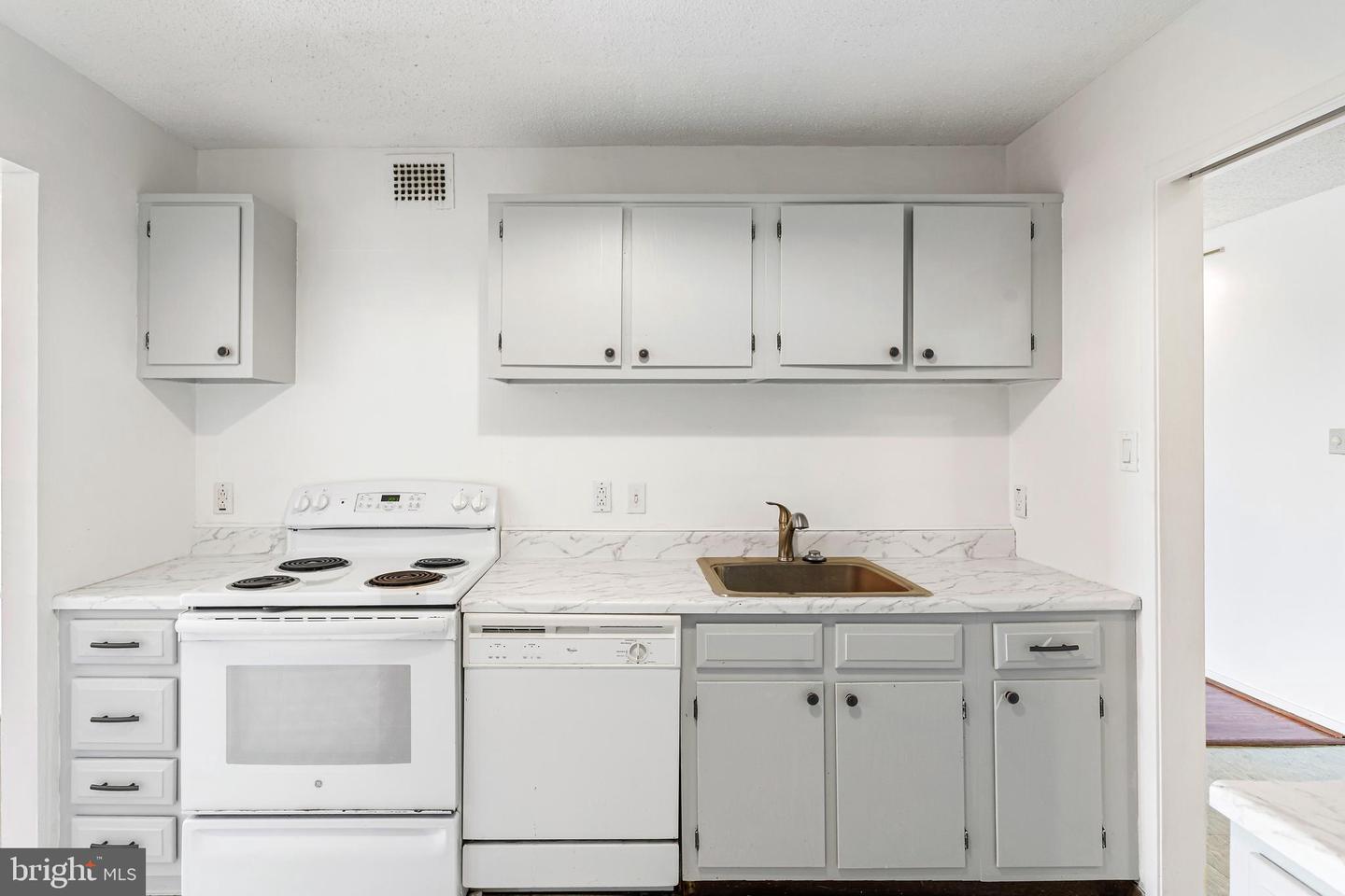 2311 PIMMIT DR #603, FALLS CHURCH, Virginia 22043, 1 Bedroom Bedrooms, ,1 BathroomBathrooms,Residential,For sale,2311 PIMMIT DR #603,VAFX2264696 MLS # VAFX2264696