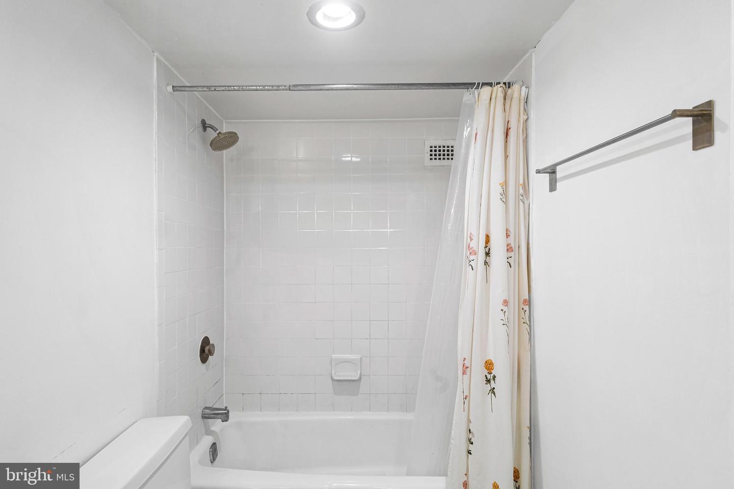2311 PIMMIT DR #603, FALLS CHURCH, Virginia 22043, 1 Bedroom Bedrooms, ,1 BathroomBathrooms,Residential,For sale,2311 PIMMIT DR #603,VAFX2264696 MLS # VAFX2264696