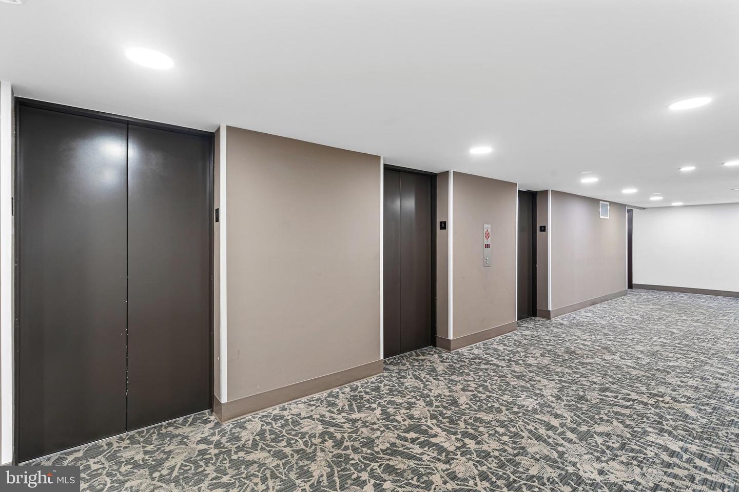 2311 PIMMIT DR #603, FALLS CHURCH, Virginia 22043, 1 Bedroom Bedrooms, ,1 BathroomBathrooms,Residential,For sale,2311 PIMMIT DR #603,VAFX2264696 MLS # VAFX2264696