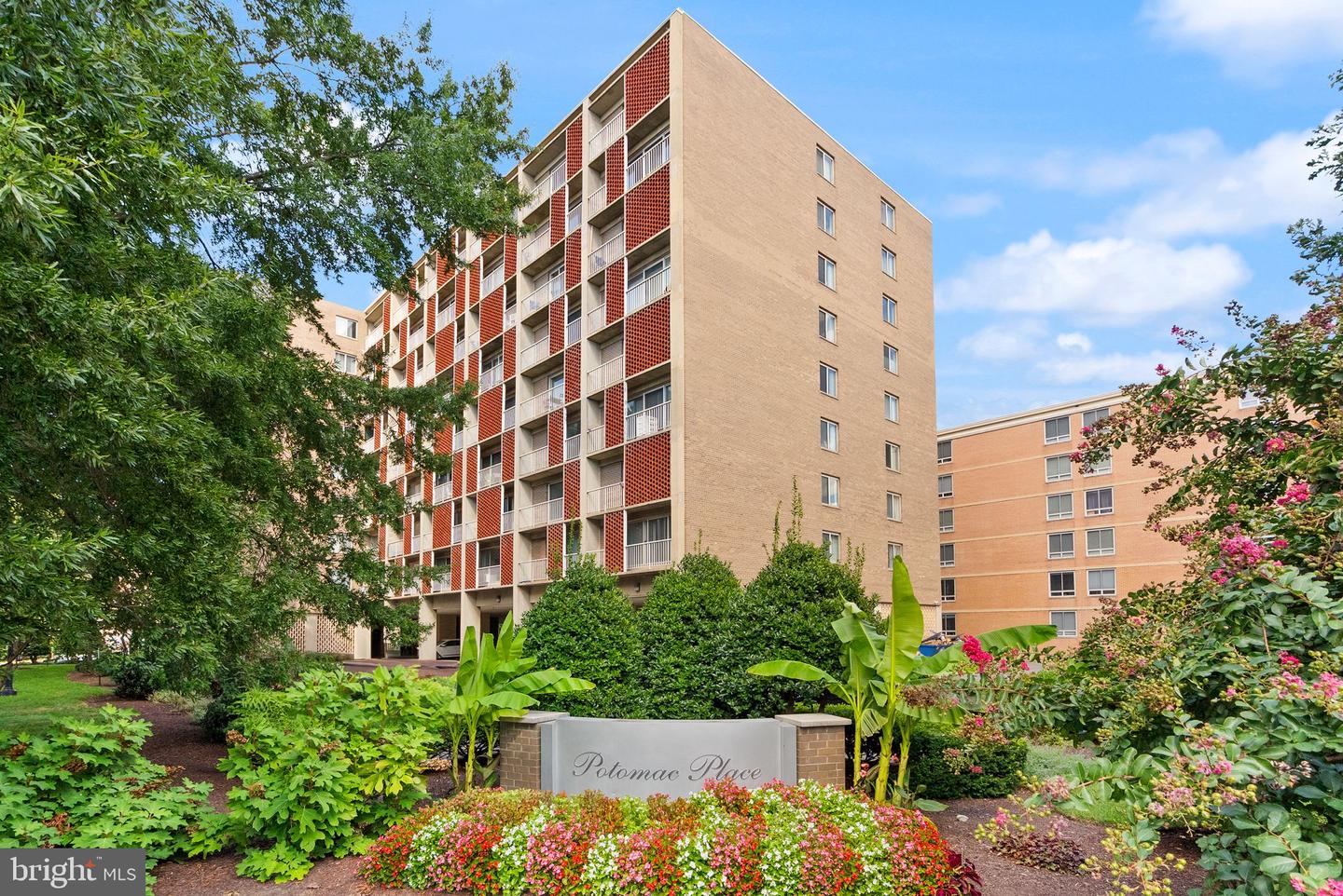 800 4TH ST SW #S712, WASHINGTON, District Of Columbia 20024, 1 Bedroom Bedrooms, ,1 BathroomBathrooms,Residential,For sale,800 4TH ST SW #S712,DCDC2220188 MLS # DCDC2220188