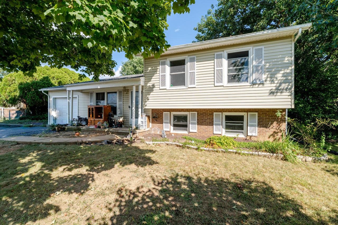 479 EAST AVE, BROADWAY, Virginia 22815, 3 Bedrooms Bedrooms, ,1 BathroomBathrooms,Residential,479 EAST AVE,668714 MLS # 668714
