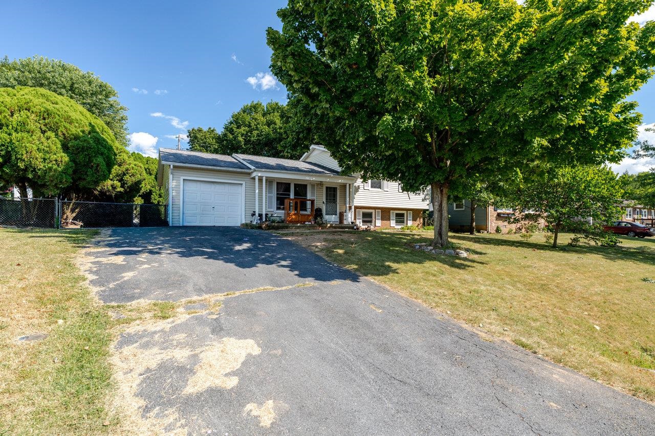 479 EAST AVE, BROADWAY, Virginia 22815, 3 Bedrooms Bedrooms, ,1 BathroomBathrooms,Residential,479 EAST AVE,668714 MLS # 668714