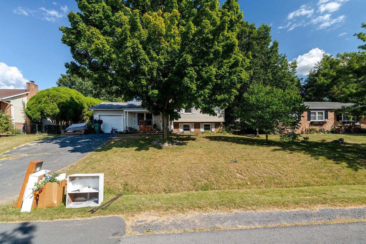479 EAST AVE, BROADWAY, Virginia 22815, 3 Bedrooms Bedrooms, ,1 BathroomBathrooms,Residential,479 EAST AVE,668714 MLS # 668714