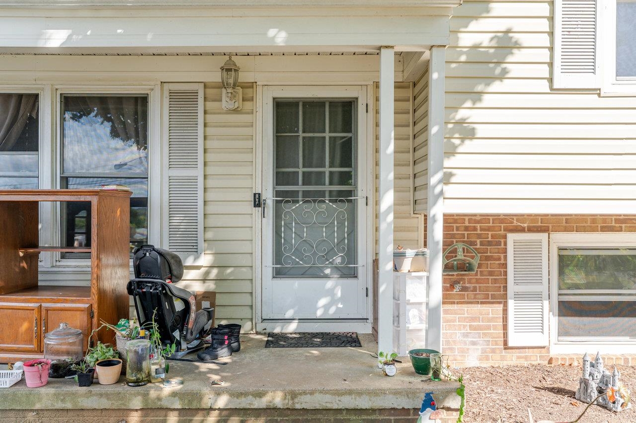479 EAST AVE, BROADWAY, Virginia 22815, 3 Bedrooms Bedrooms, ,1 BathroomBathrooms,Residential,479 EAST AVE,668714 MLS # 668714