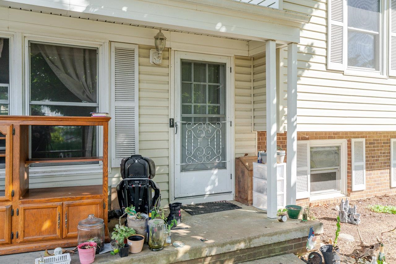 479 EAST AVE, BROADWAY, Virginia 22815, 3 Bedrooms Bedrooms, ,1 BathroomBathrooms,Residential,479 EAST AVE,668714 MLS # 668714