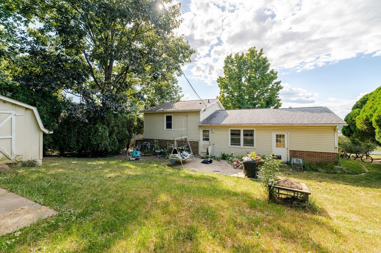 479 EAST AVE, BROADWAY, Virginia 22815, 3 Bedrooms Bedrooms, ,1 BathroomBathrooms,Residential,479 EAST AVE,668714 MLS # 668714