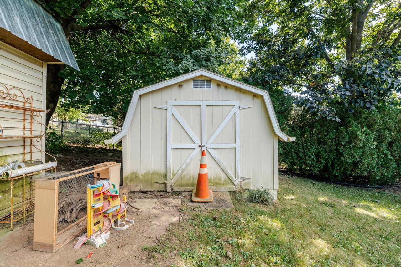 479 EAST AVE, BROADWAY, Virginia 22815, 3 Bedrooms Bedrooms, ,1 BathroomBathrooms,Residential,479 EAST AVE,668714 MLS # 668714