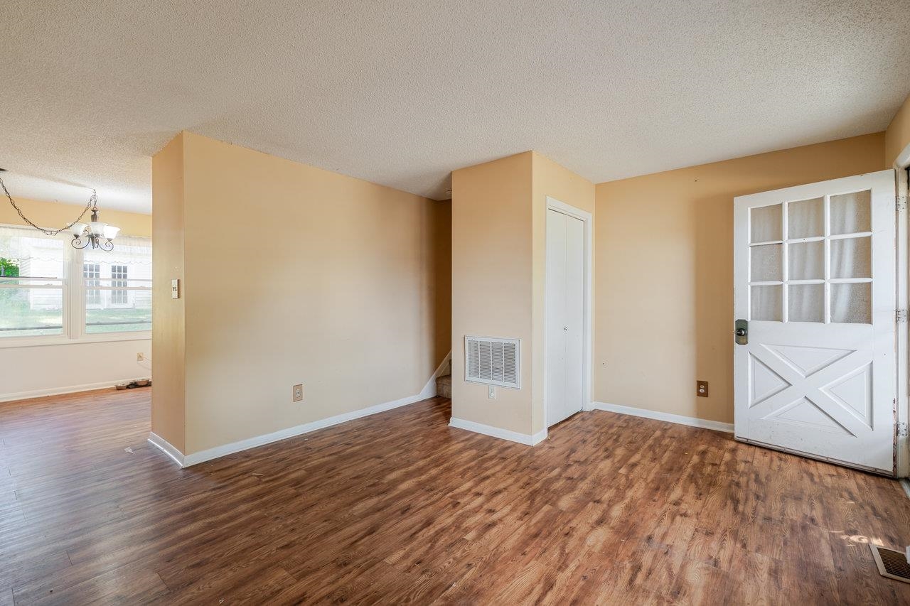 479 EAST AVE, BROADWAY, Virginia 22815, 3 Bedrooms Bedrooms, ,1 BathroomBathrooms,Residential,479 EAST AVE,668714 MLS # 668714