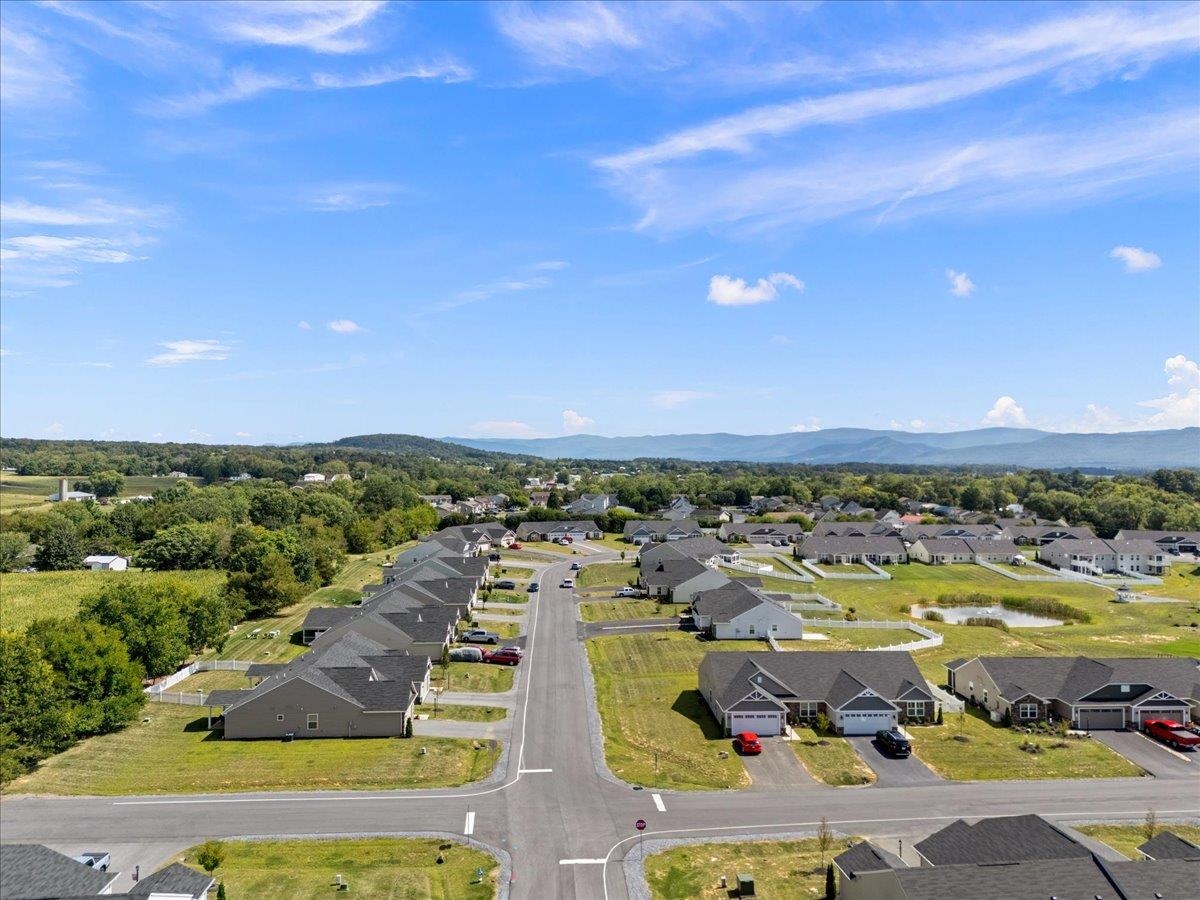 85 SOUTH PEAK DR, MCGAHEYSVILLE, Virginia 22840, 3 Bedrooms Bedrooms, ,2 BathroomsBathrooms,Residential,85 SOUTH PEAK DR,668717 MLS # 668717