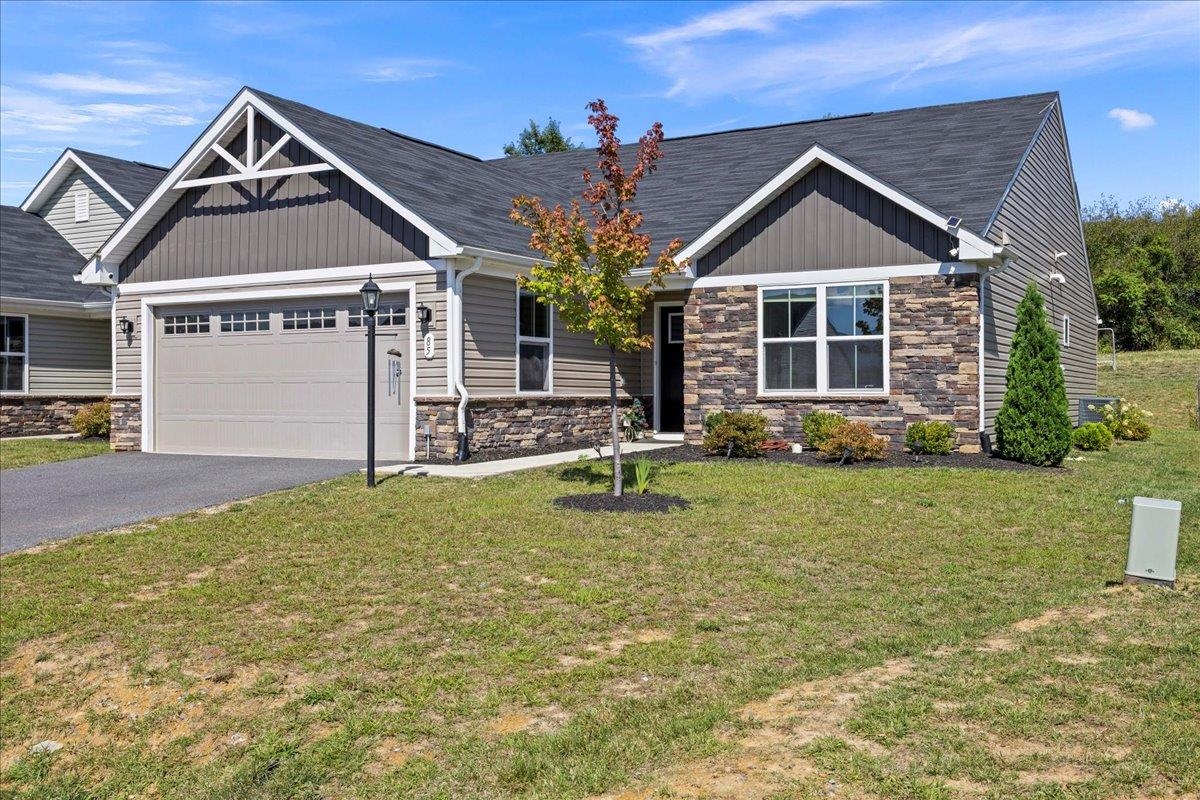 85 SOUTH PEAK DR, MCGAHEYSVILLE, Virginia 22840, 3 Bedrooms Bedrooms, ,2 BathroomsBathrooms,Residential,85 SOUTH PEAK DR,668717 MLS # 668717