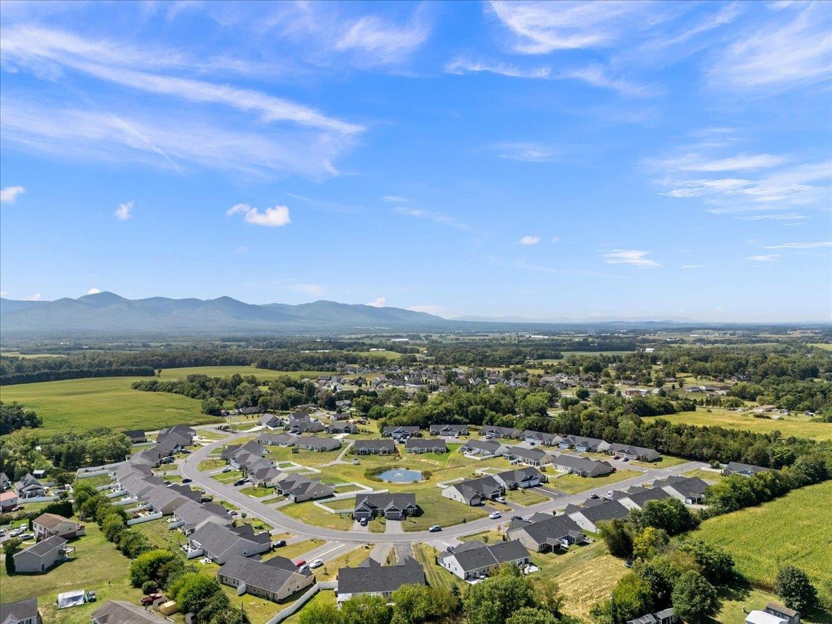 85 SOUTH PEAK DR, MCGAHEYSVILLE, Virginia 22840, 3 Bedrooms Bedrooms, ,2 BathroomsBathrooms,Residential,85 SOUTH PEAK DR,668717 MLS # 668717