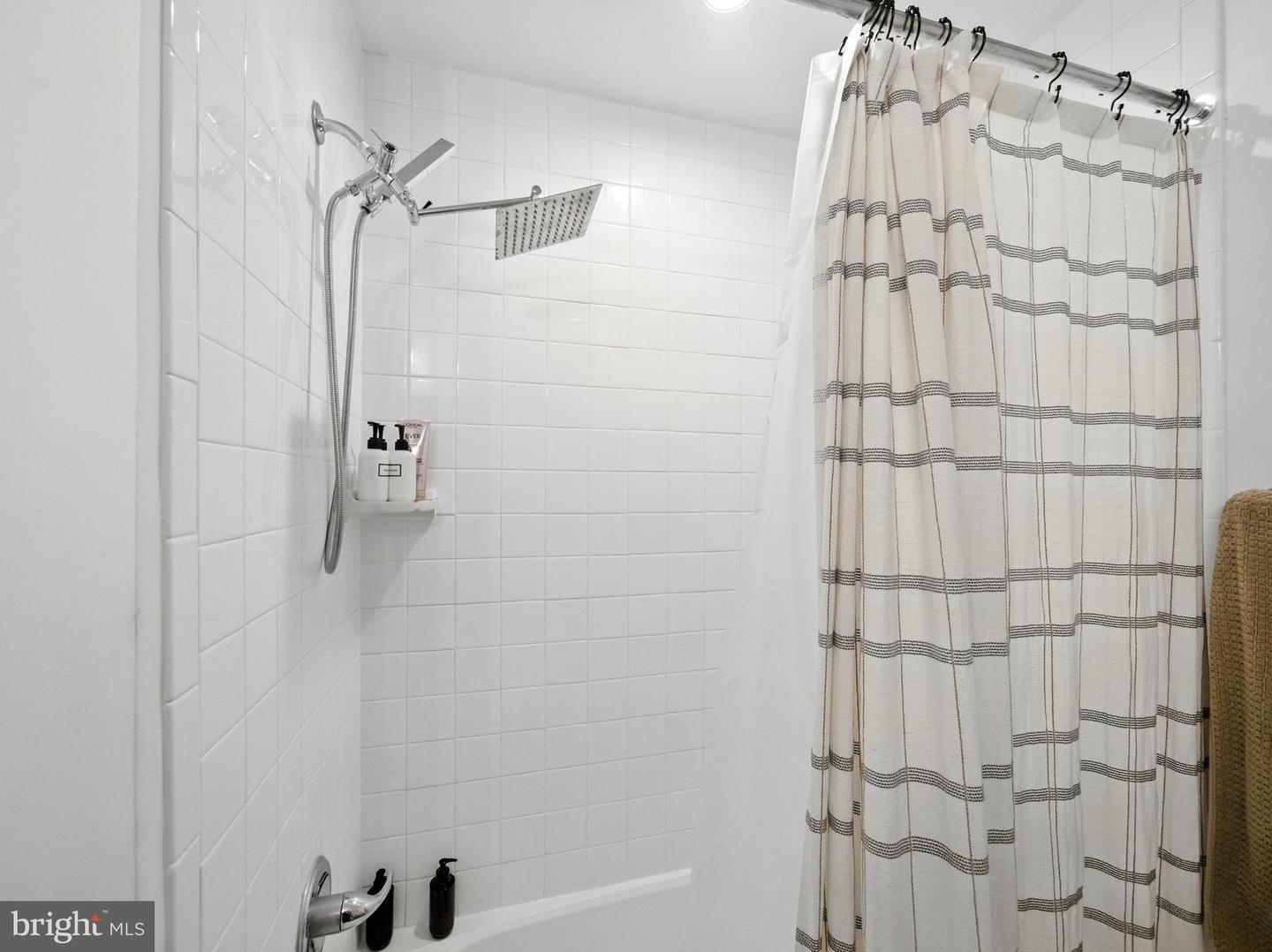 121 RAVEN OAKS DR, WINCHESTER, Virginia 22602, 4 Bedrooms Bedrooms, ,2 BathroomsBathrooms,Residential,For sale,121 RAVEN OAKS DR,VAFV2036610 MLS # VAFV2036610