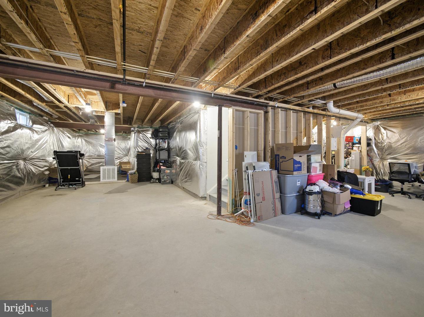 121 RAVEN OAKS DR, WINCHESTER, Virginia 22602, 4 Bedrooms Bedrooms, ,2 BathroomsBathrooms,Residential,For sale,121 RAVEN OAKS DR,VAFV2036610 MLS # VAFV2036610