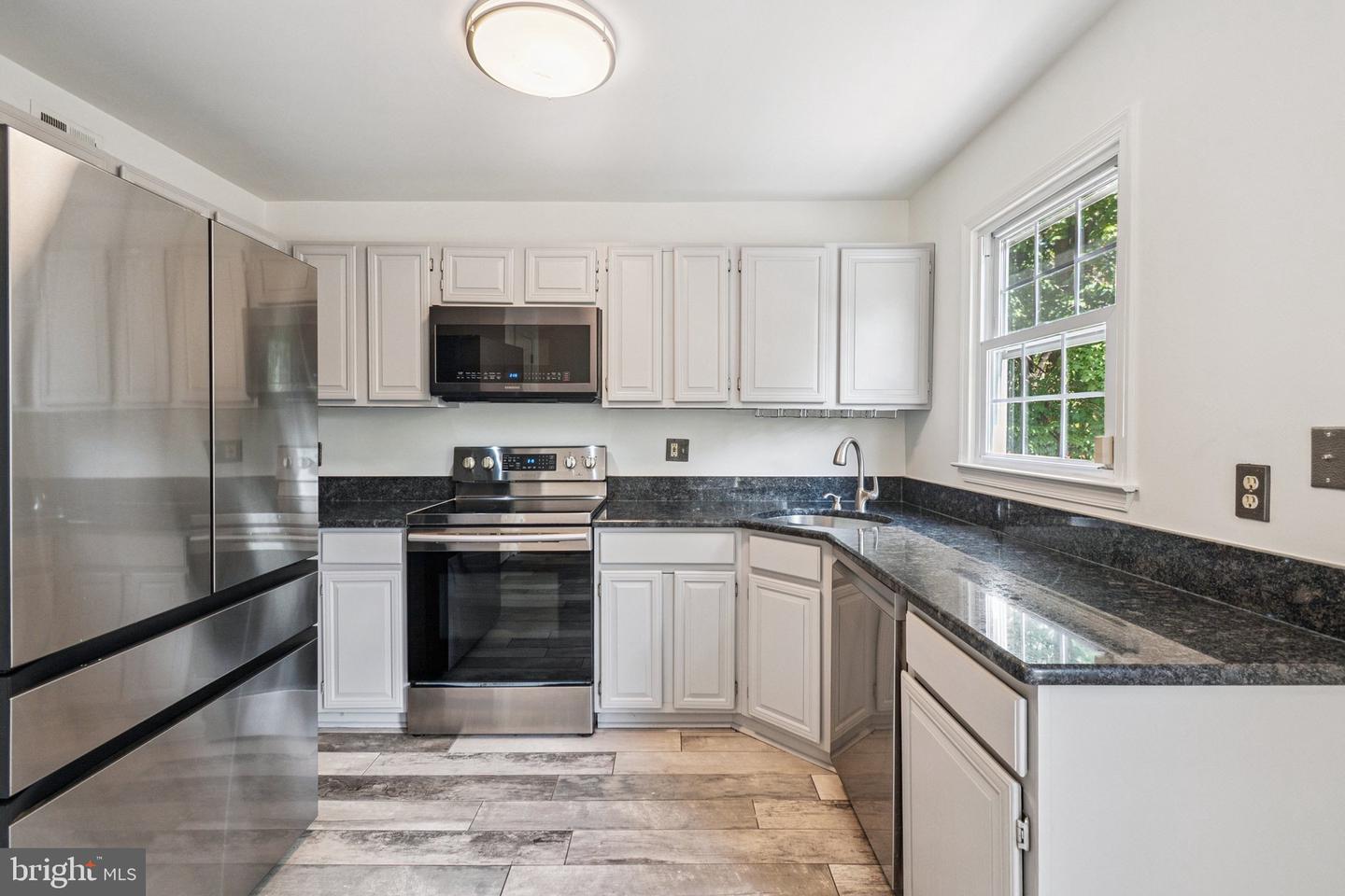 3220 KINROSS CIR, HERNDON, Virginia 20171, 3 Bedrooms Bedrooms, 13 Rooms Rooms,2 BathroomsBathrooms,Residential,For sale,3220 KINROSS CIR,VAFX2264862 MLS # VAFX2264862