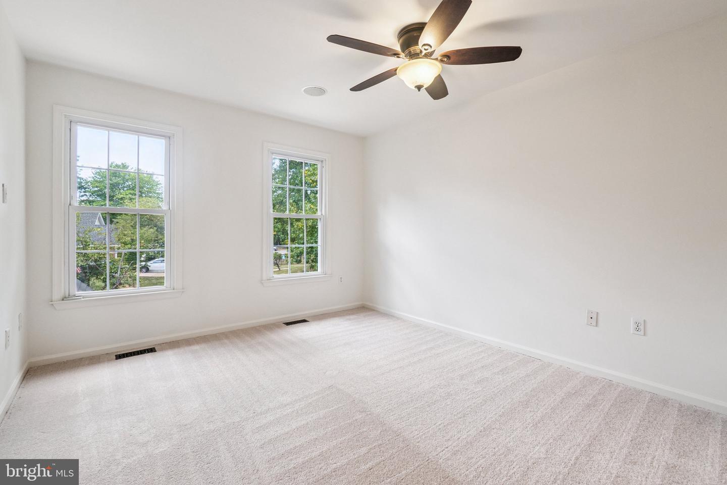 3220 KINROSS CIR, HERNDON, Virginia 20171, 3 Bedrooms Bedrooms, 13 Rooms Rooms,2 BathroomsBathrooms,Residential,For sale,3220 KINROSS CIR,VAFX2264862 MLS # VAFX2264862
