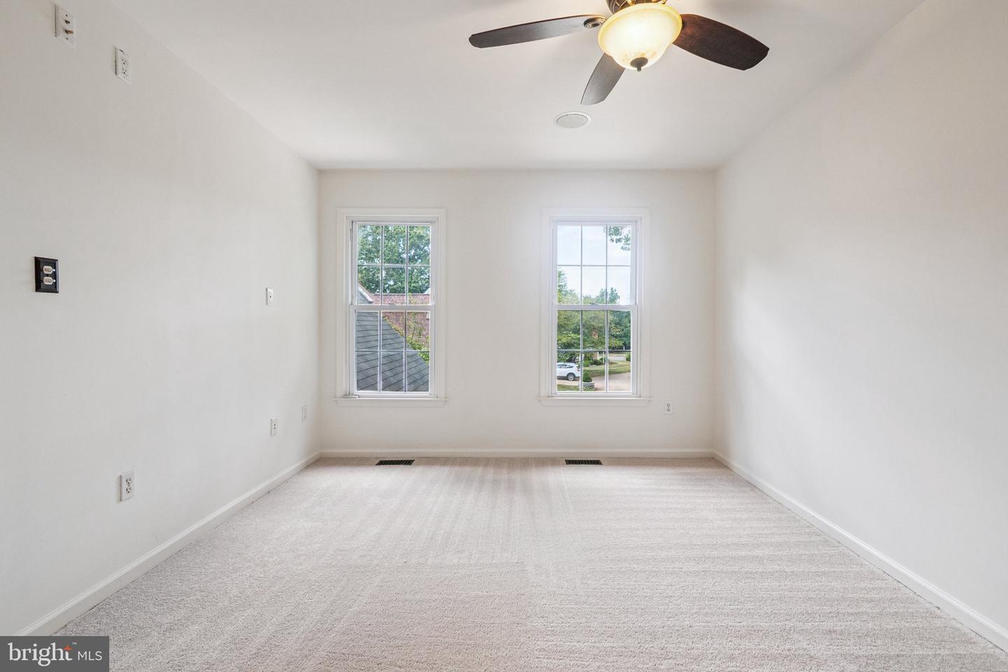 3220 KINROSS CIR, HERNDON, Virginia 20171, 3 Bedrooms Bedrooms, 13 Rooms Rooms,2 BathroomsBathrooms,Residential,For sale,3220 KINROSS CIR,VAFX2264862 MLS # VAFX2264862