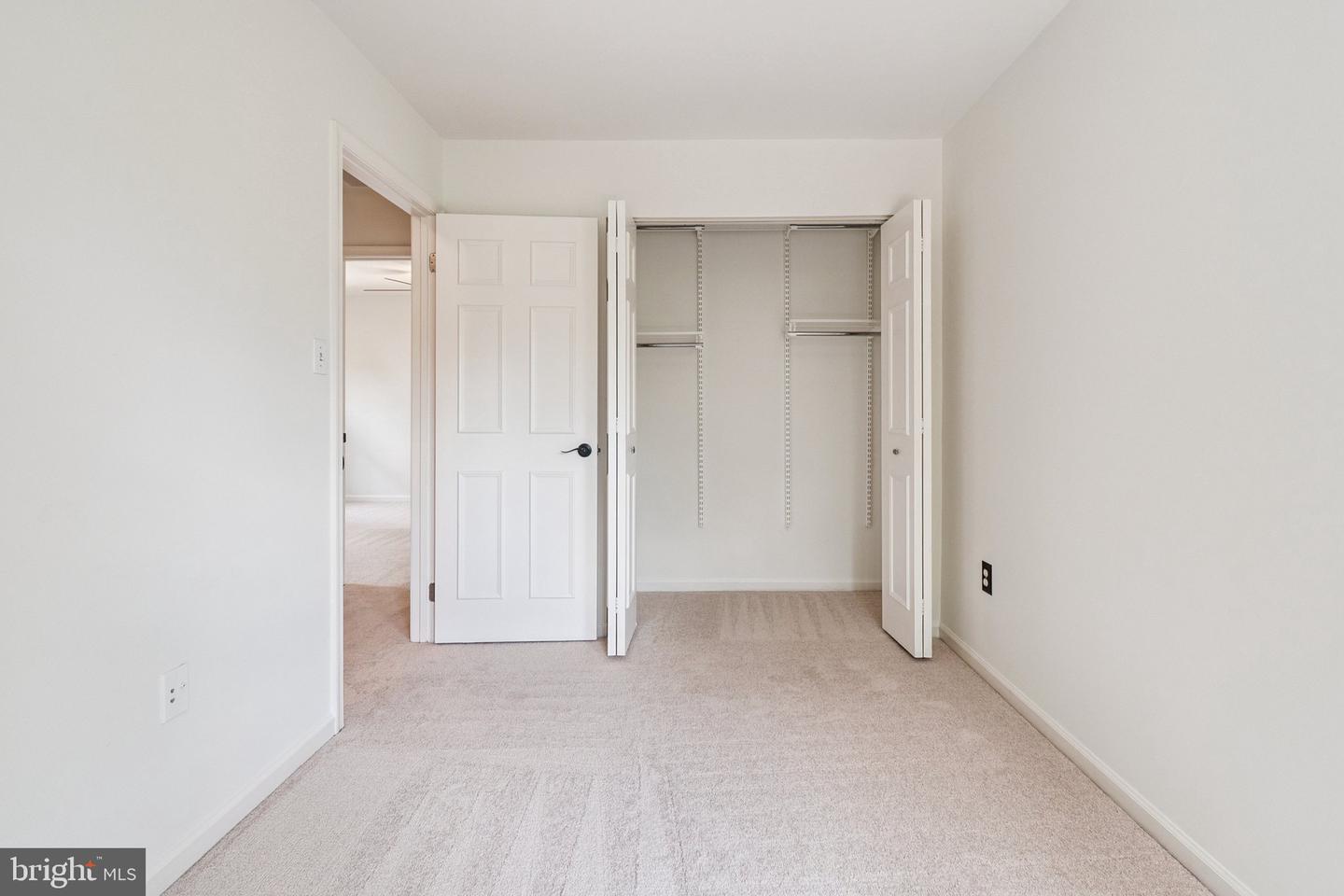 3220 KINROSS CIR, HERNDON, Virginia 20171, 3 Bedrooms Bedrooms, 13 Rooms Rooms,2 BathroomsBathrooms,Residential,For sale,3220 KINROSS CIR,VAFX2264862 MLS # VAFX2264862