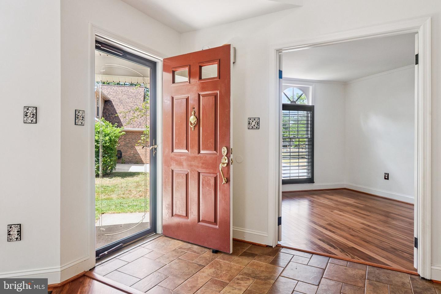 3220 KINROSS CIR, HERNDON, Virginia 20171, 3 Bedrooms Bedrooms, 13 Rooms Rooms,2 BathroomsBathrooms,Residential,For sale,3220 KINROSS CIR,VAFX2264862 MLS # VAFX2264862