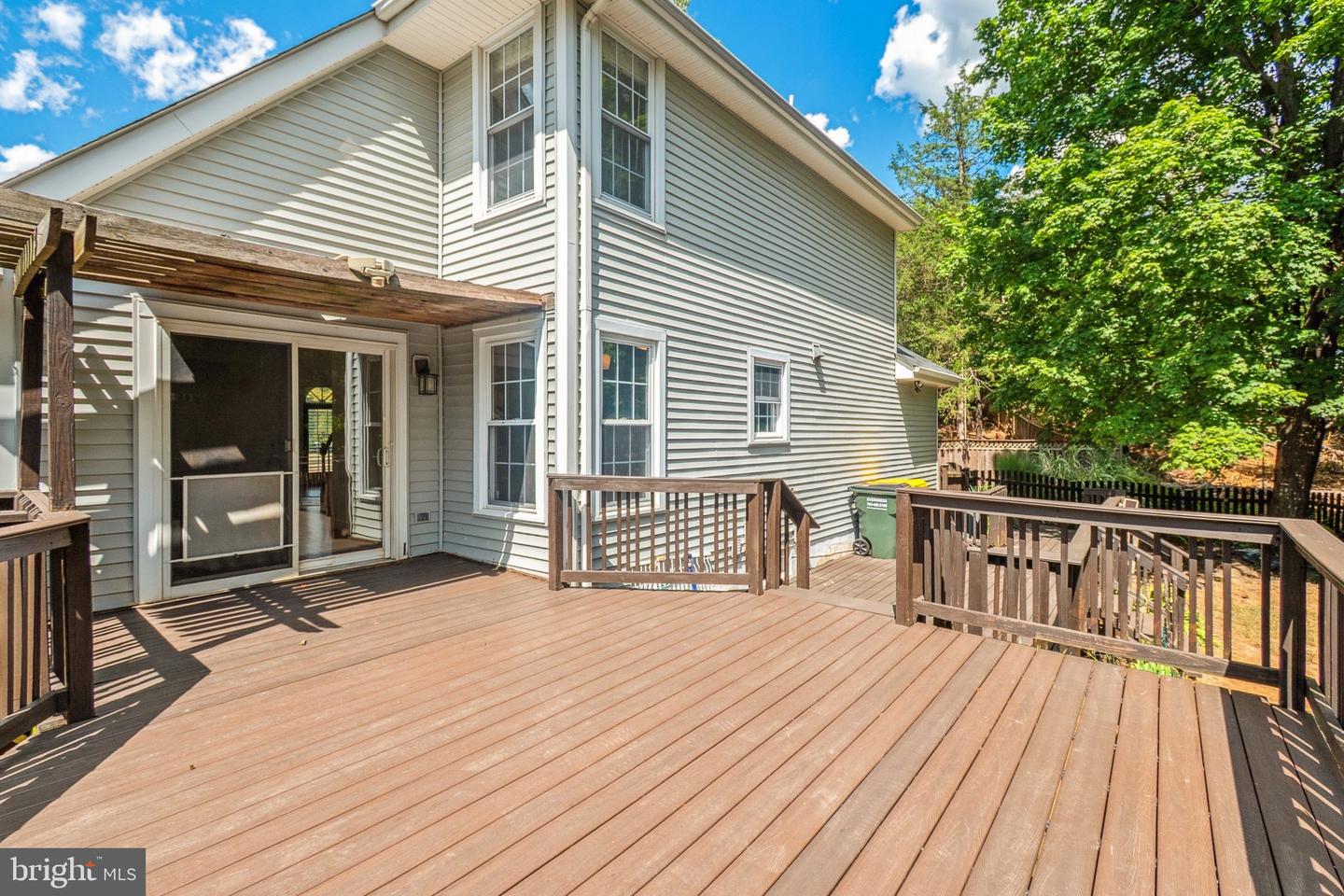 3220 KINROSS CIR, HERNDON, Virginia 20171, 3 Bedrooms Bedrooms, 13 Rooms Rooms,2 BathroomsBathrooms,Residential,For sale,3220 KINROSS CIR,VAFX2264862 MLS # VAFX2264862