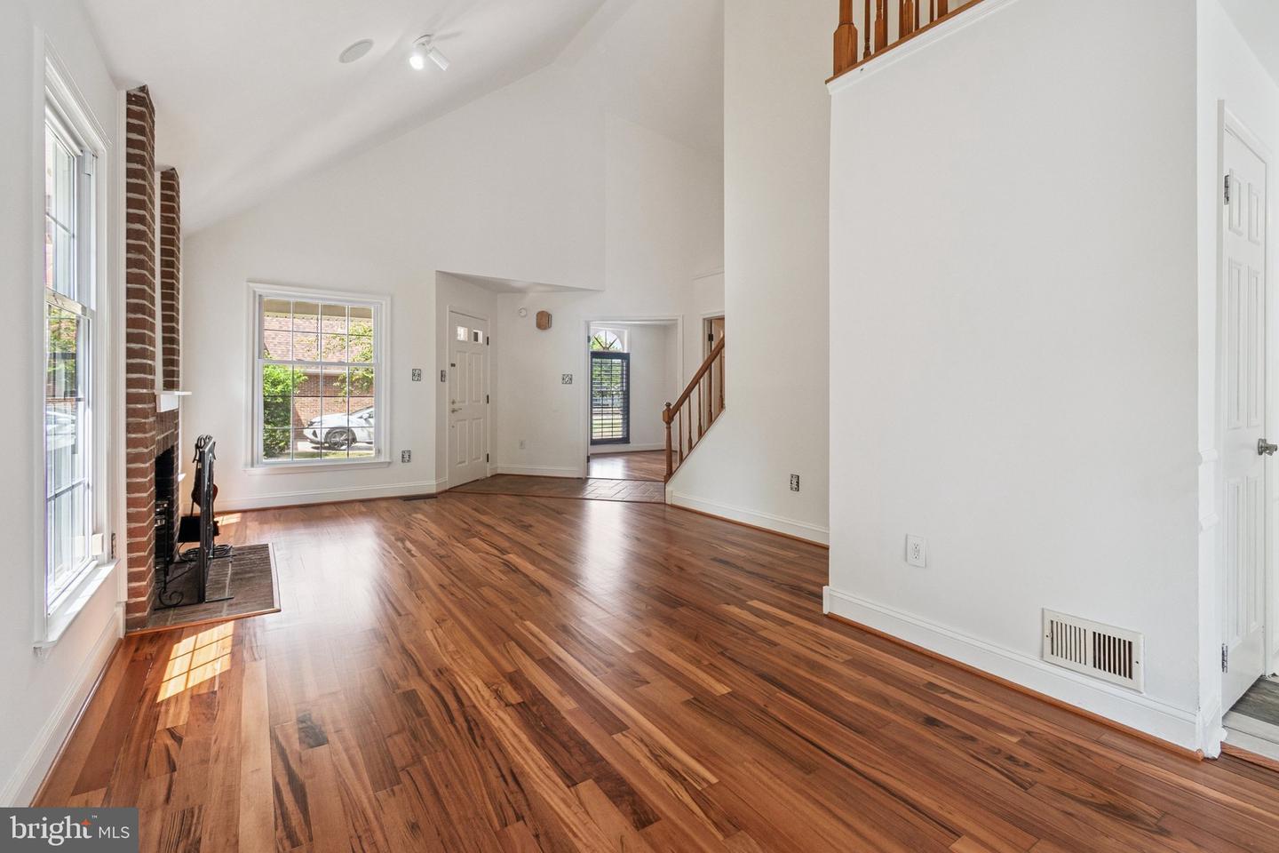 3220 KINROSS CIR, HERNDON, Virginia 20171, 3 Bedrooms Bedrooms, 13 Rooms Rooms,2 BathroomsBathrooms,Residential,For sale,3220 KINROSS CIR,VAFX2264862 MLS # VAFX2264862