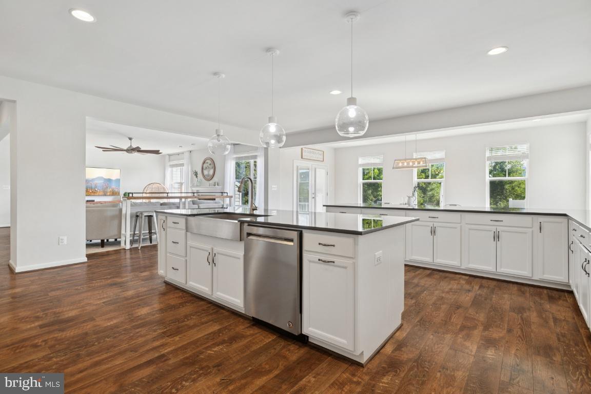 14132 AMYS MEADOW CT, LEESBURG, Virginia 20176, 7 Bedrooms Bedrooms, ,6 BathroomsBathrooms,Residential,For sale,14132 AMYS MEADOW CT,VALO2106156 MLS # VALO2106156