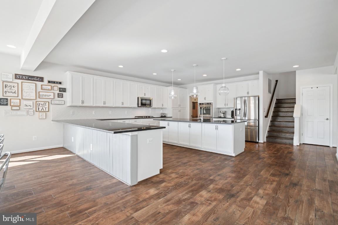 14132 AMYS MEADOW CT, LEESBURG, Virginia 20176, 7 Bedrooms Bedrooms, ,6 BathroomsBathrooms,Residential,For sale,14132 AMYS MEADOW CT,VALO2106156 MLS # VALO2106156