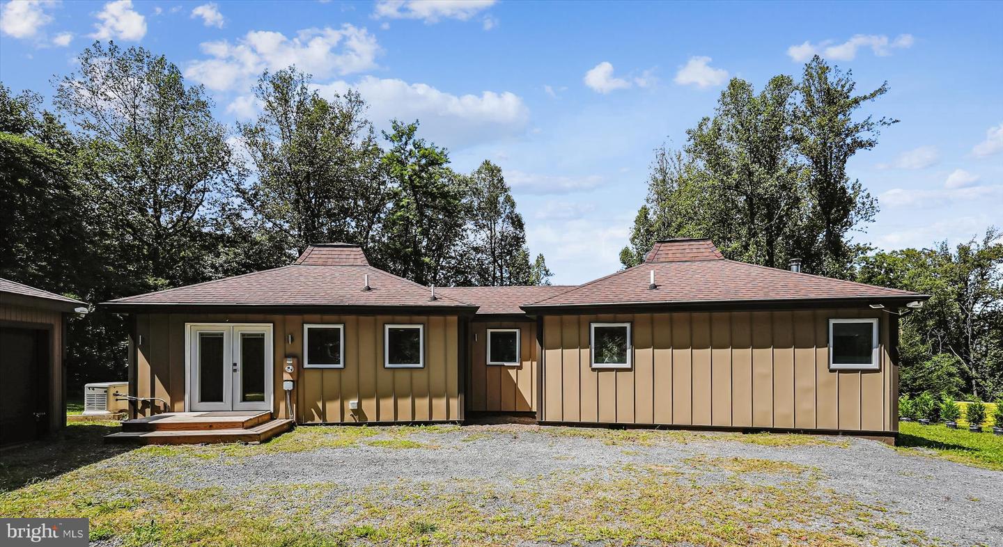 21826 BLUE RIDGE MTN RD, PARIS, Virginia 20130, 3 Bedrooms Bedrooms, ,2 BathroomsBathrooms,Residential,For sale,21826 BLUE RIDGE MTN RD,VACL2006026 MLS # VACL2006026