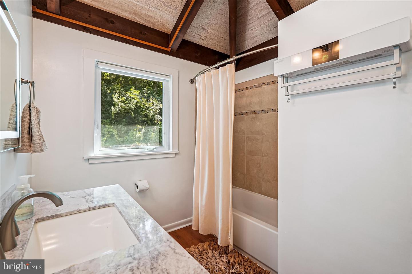 21826 BLUE RIDGE MTN RD, PARIS, Virginia 20130, 3 Bedrooms Bedrooms, ,2 BathroomsBathrooms,Residential,For sale,21826 BLUE RIDGE MTN RD,VACL2006026 MLS # VACL2006026