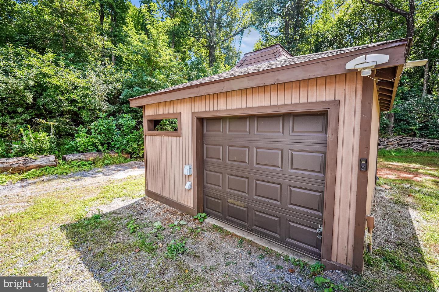 21826 BLUE RIDGE MTN RD, PARIS, Virginia 20130, 3 Bedrooms Bedrooms, ,2 BathroomsBathrooms,Residential,For sale,21826 BLUE RIDGE MTN RD,VACL2006026 MLS # VACL2006026