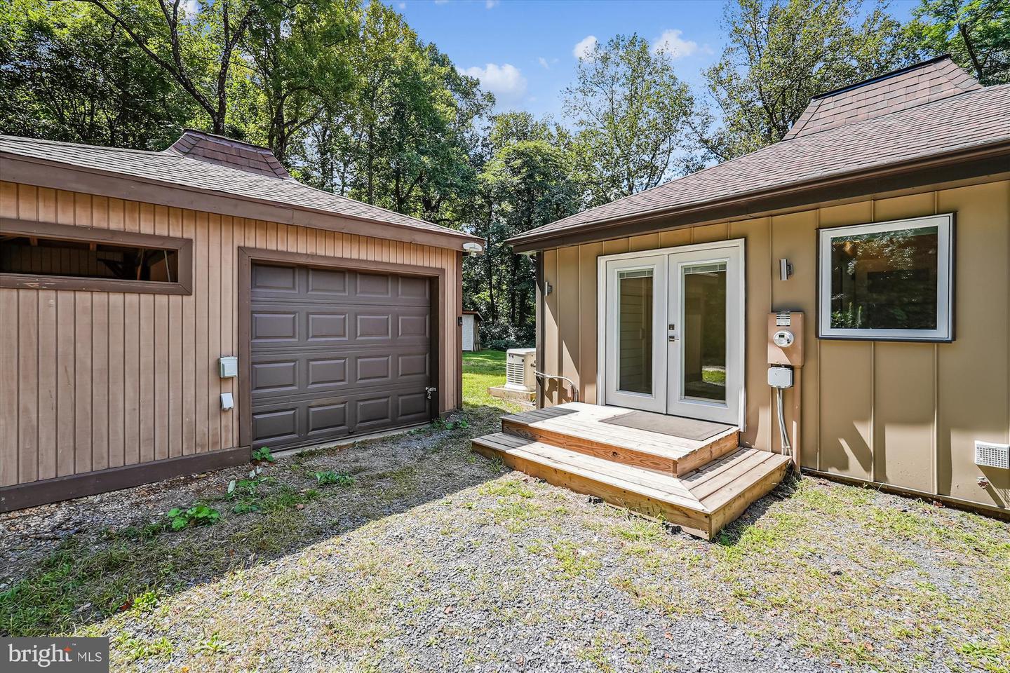 21826 BLUE RIDGE MTN RD, PARIS, Virginia 20130, 3 Bedrooms Bedrooms, ,2 BathroomsBathrooms,Residential,For sale,21826 BLUE RIDGE MTN RD,VACL2006026 MLS # VACL2006026
