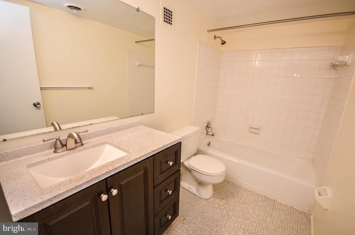 2624 WAGON DR #304, ALEXANDRIA, Virginia 22303, 1 Bedroom Bedrooms, ,1 BathroomBathrooms,Residential,For sale,2624 WAGON DR #304,VAFX2265048 MLS # VAFX2265048