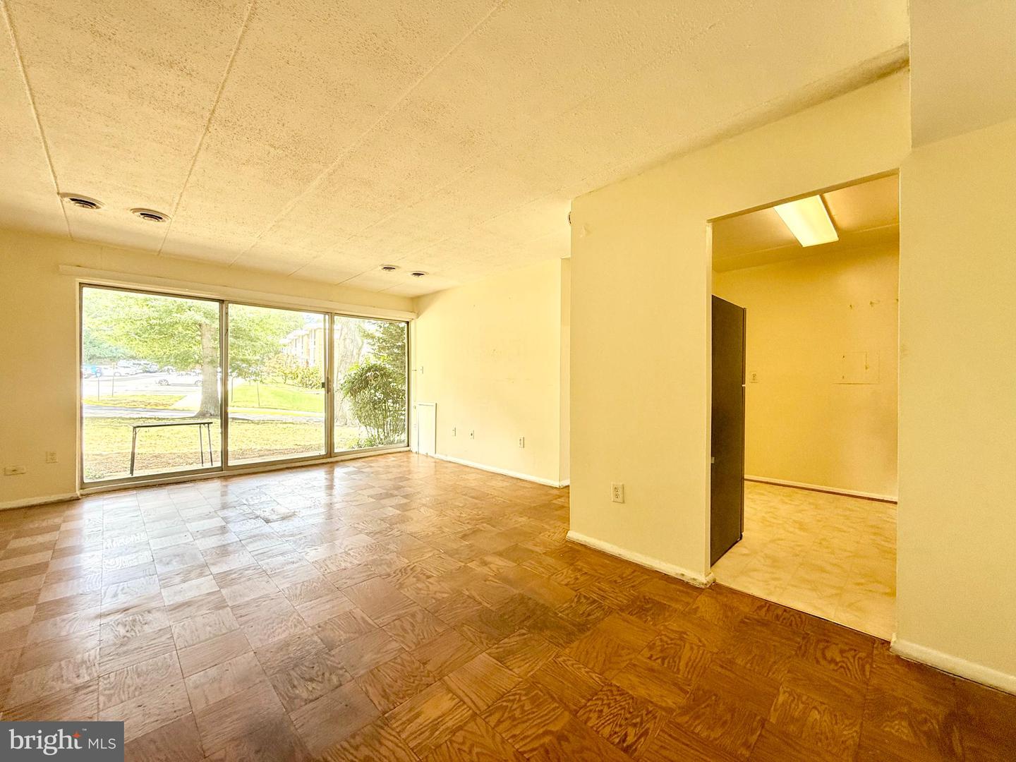 2624 WAGON DR #304, ALEXANDRIA, Virginia 22303, 1 Bedroom Bedrooms, ,1 BathroomBathrooms,Residential,For sale,2624 WAGON DR #304,VAFX2265048 MLS # VAFX2265048