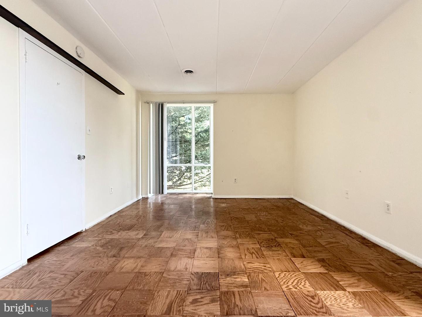 2624 WAGON DR #304, ALEXANDRIA, Virginia 22303, 1 Bedroom Bedrooms, ,1 BathroomBathrooms,Residential,For sale,2624 WAGON DR #304,VAFX2265048 MLS # VAFX2265048