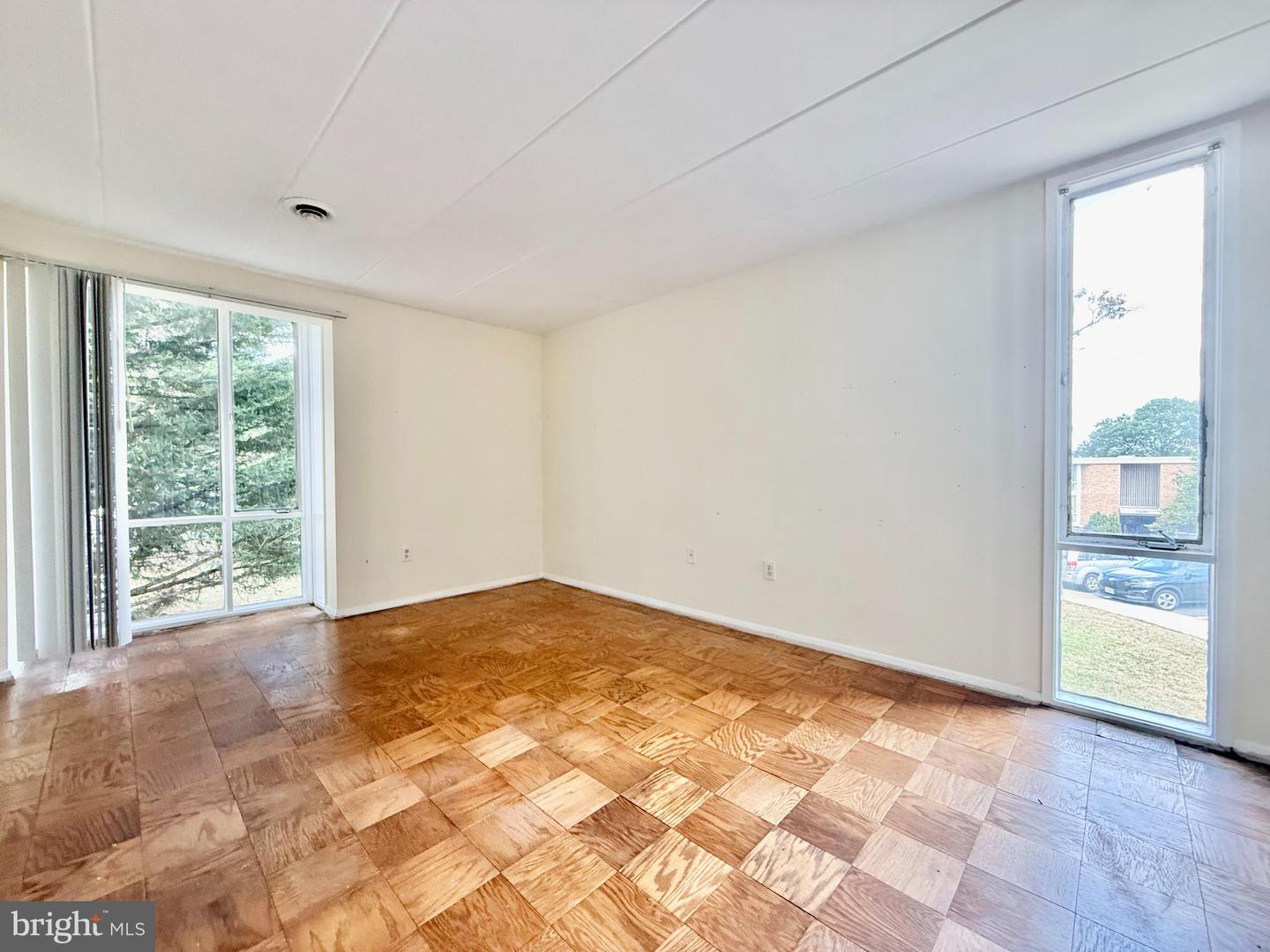 2624 WAGON DR #304, ALEXANDRIA, Virginia 22303, 1 Bedroom Bedrooms, ,1 BathroomBathrooms,Residential,For sale,2624 WAGON DR #304,VAFX2265048 MLS # VAFX2265048