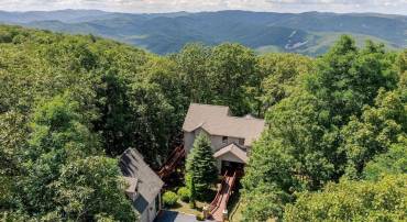 76 CRAB ORCHARD LN, WINTERGREEN RESORT, Virginia 22967, 5 Bedrooms Bedrooms, ,4 BathroomsBathrooms,Residential,For sale,76 CRAB ORCHARD LN,668599 MLS # 668599